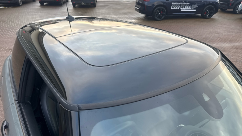 MINI Hatchback 135kW Cooper S Level 3 33kWh 3dr Auto Electric Hatchback